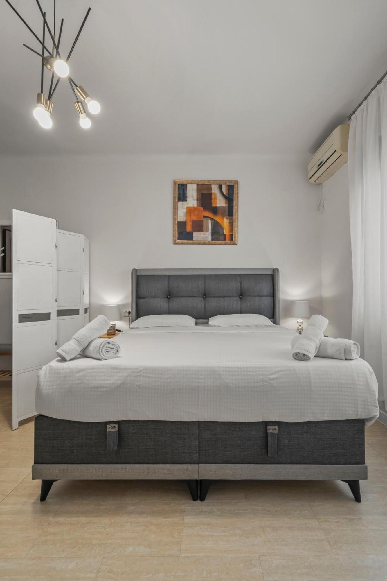Upscale Studio, Walking Distance From The Old Town Bucureşti Exterior foto