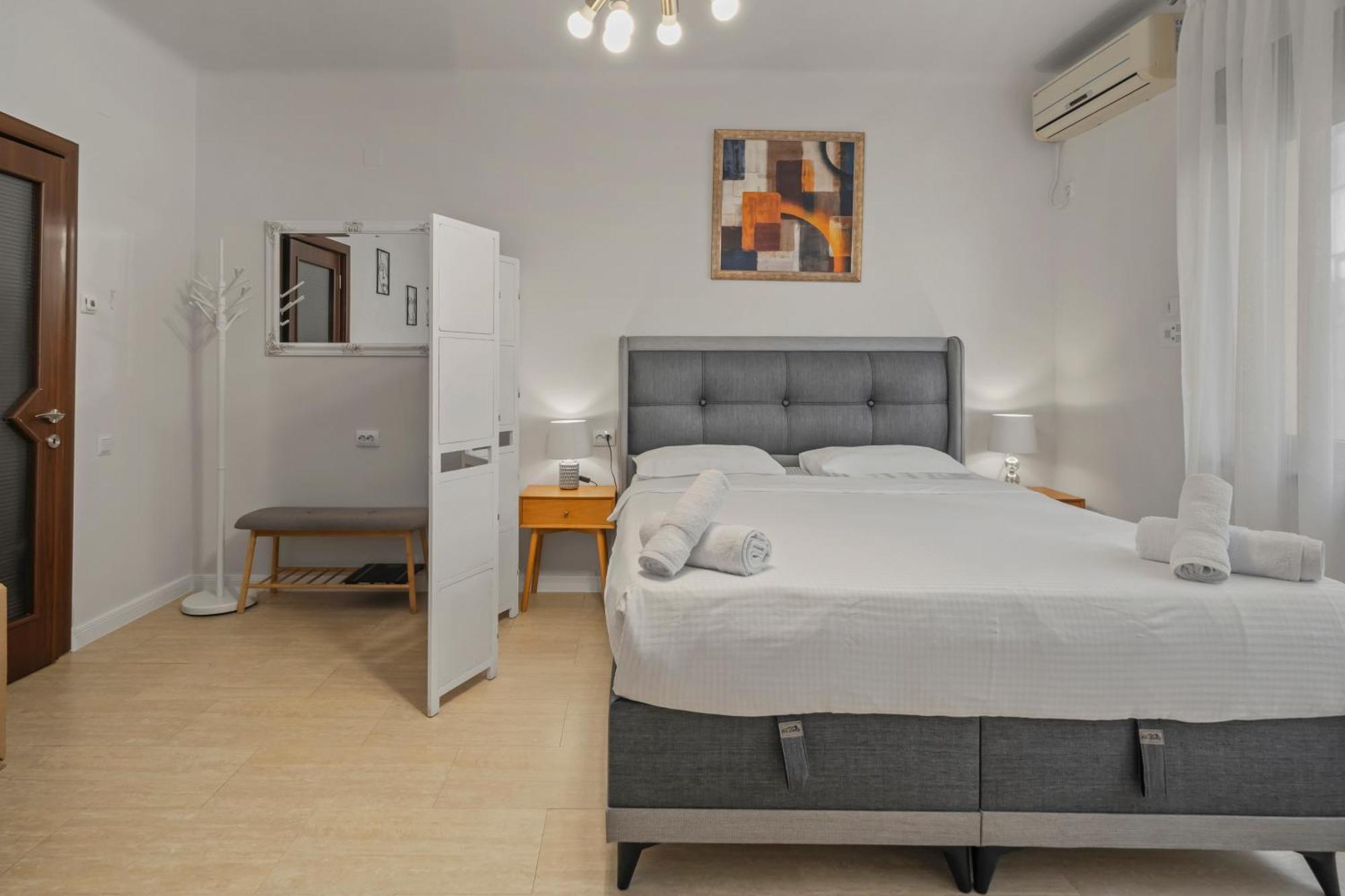 Upscale Studio, Walking Distance From The Old Town Bucureşti Exterior foto
